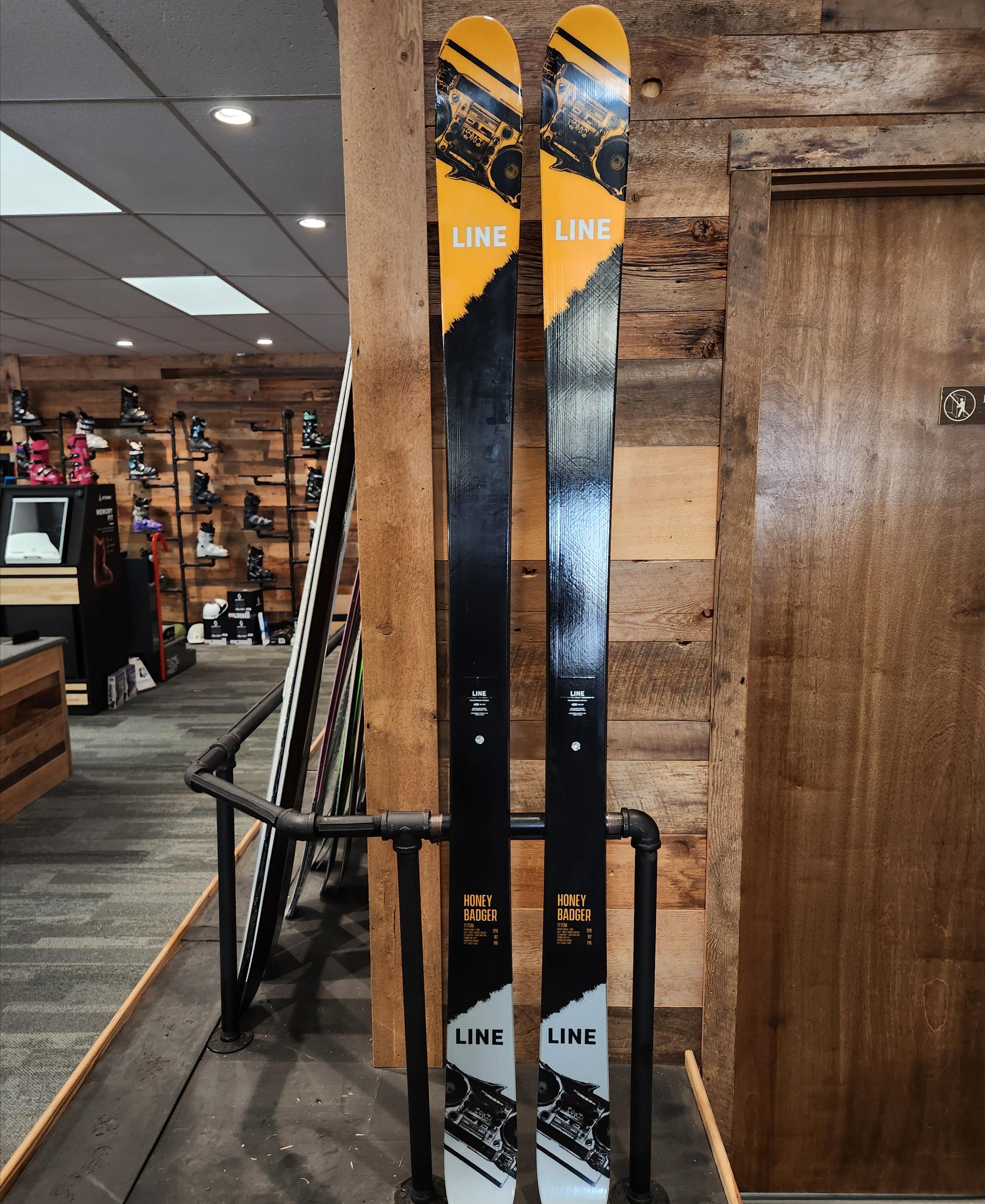 Line Honey Badger | Used and Closeout