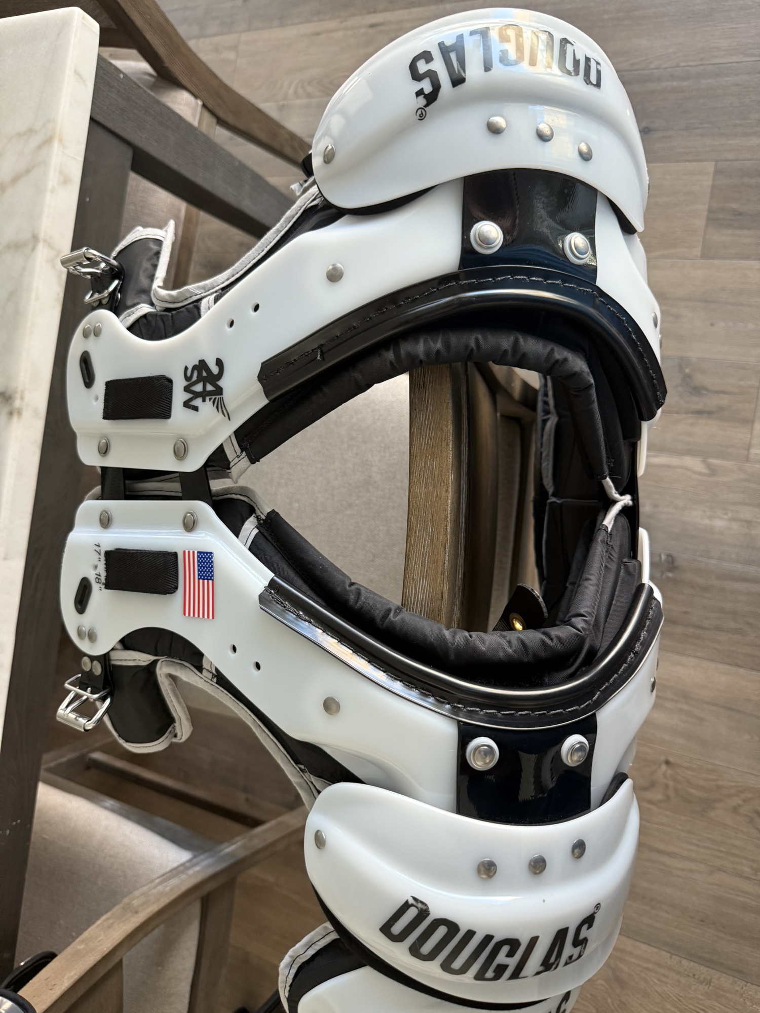 Douglas FF17 S ショルダーパッド 17-18インチ Douglas FF17 S