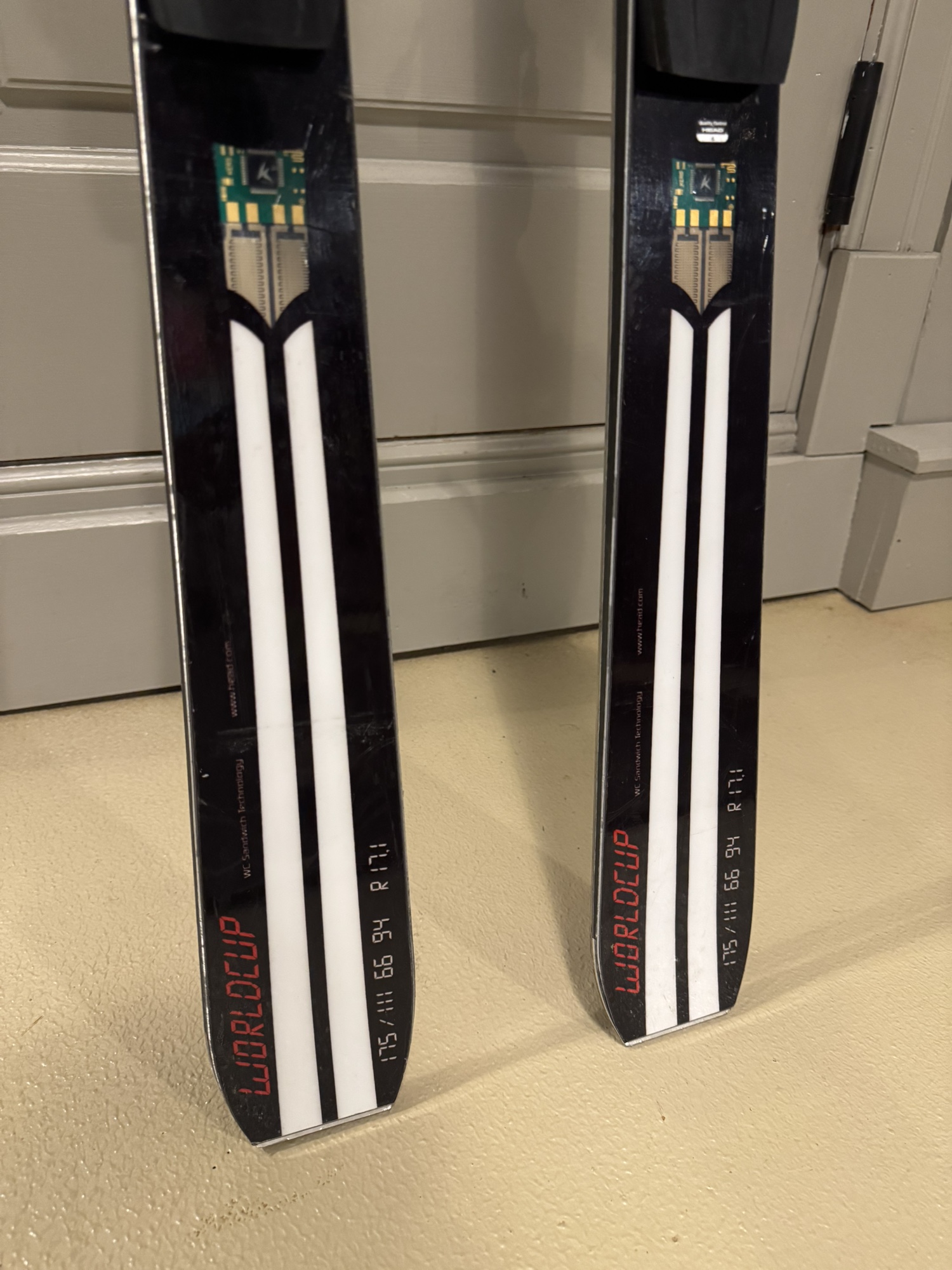 HEAD World Cup Rebels i.Speed Pro 175 cm Skis with bindings