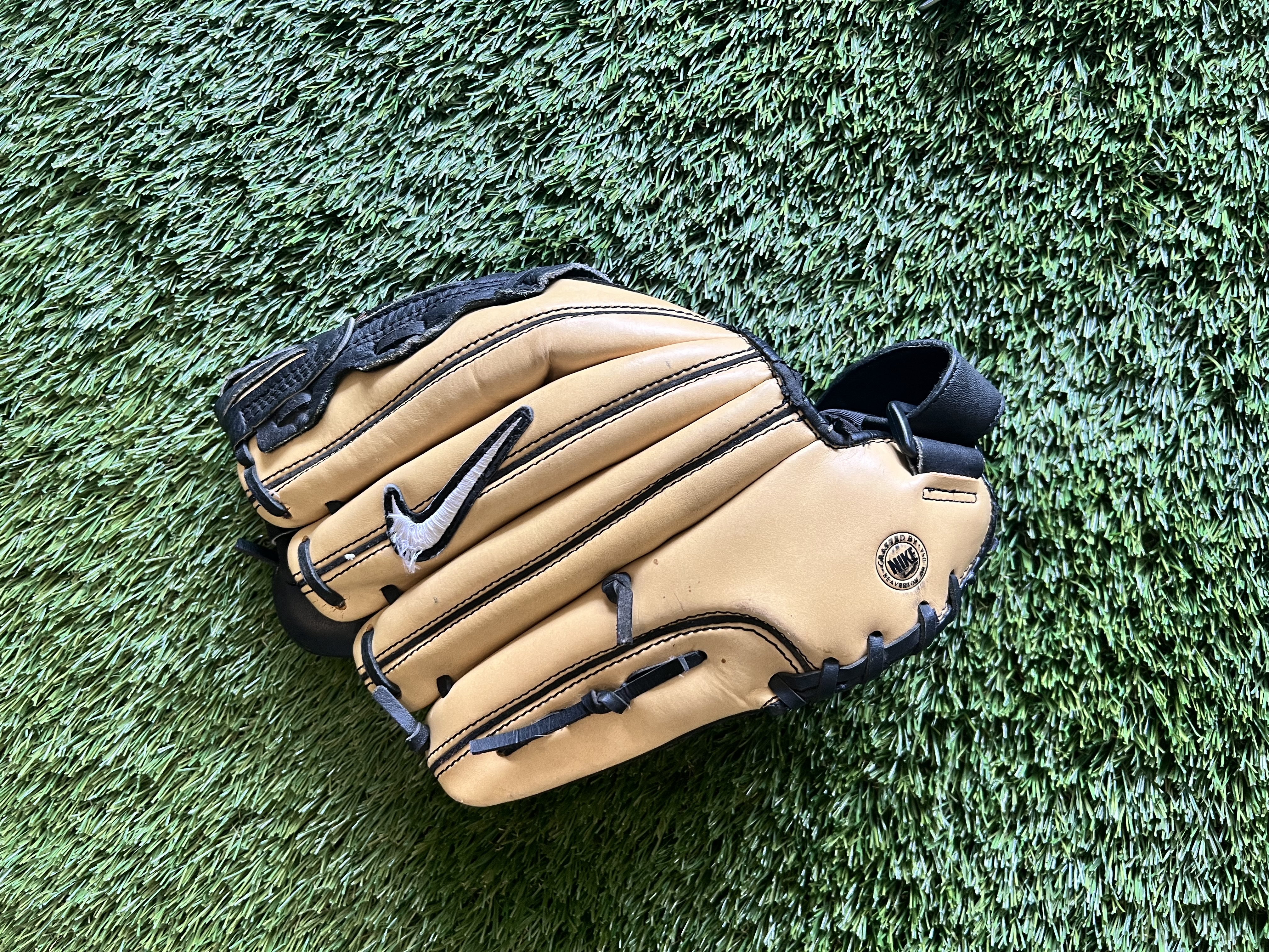 Nike Diamond Elite Baseball Gloves & Mitts | New and Used on