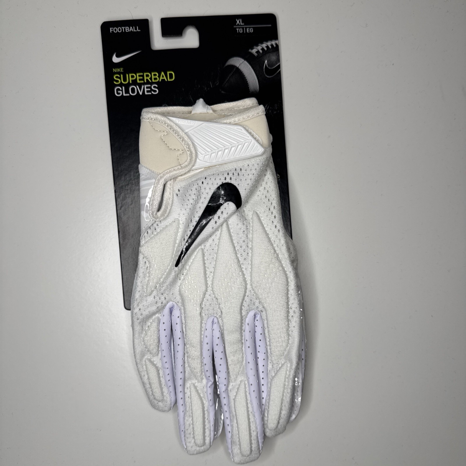 NIKE SUPERBAD 4.5 アメフト グローブ XLサイズ【新品】 Nike NFL Superbad 4.5 Football Gloves Leather Palm Pad Black