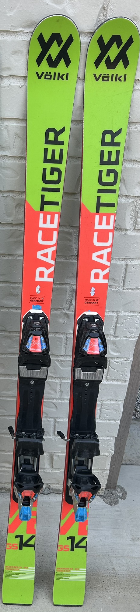 Volkl 183 cm Racing Racetiger GS Skis With Bindings Max Din