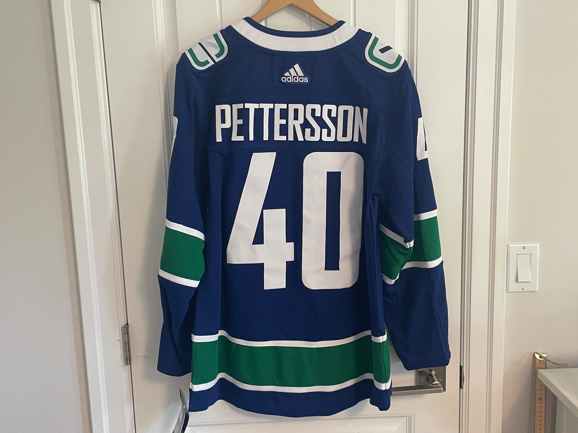 Vancouver Canucks Jerseys New, Preowned, and Vintage