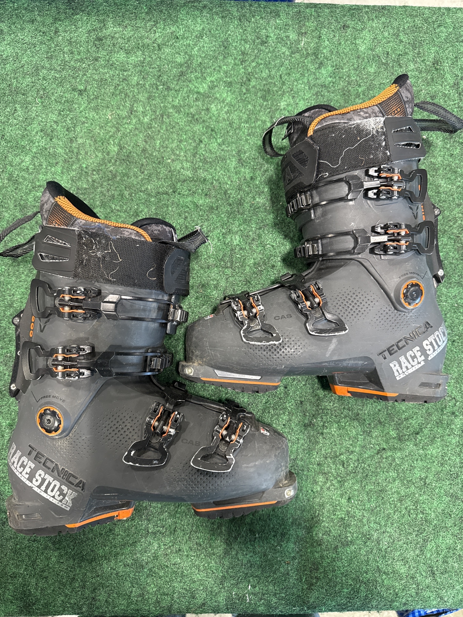 New Tecnica R9.3 110 Racing Ski Boots | SidelineSwap | Buy