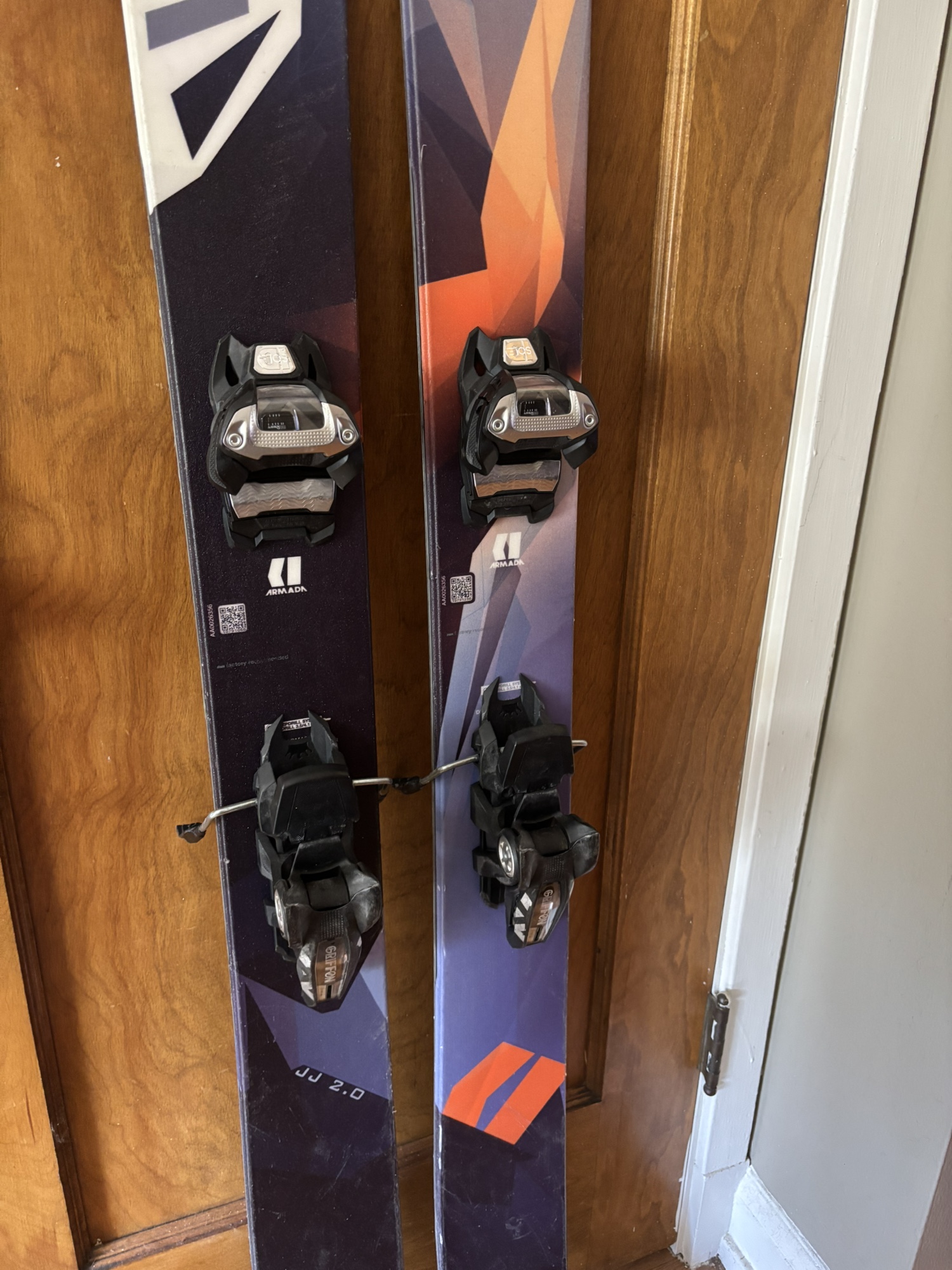 Armada JJ 2.0 185cm with Marker Griffon Sole ID Bindings