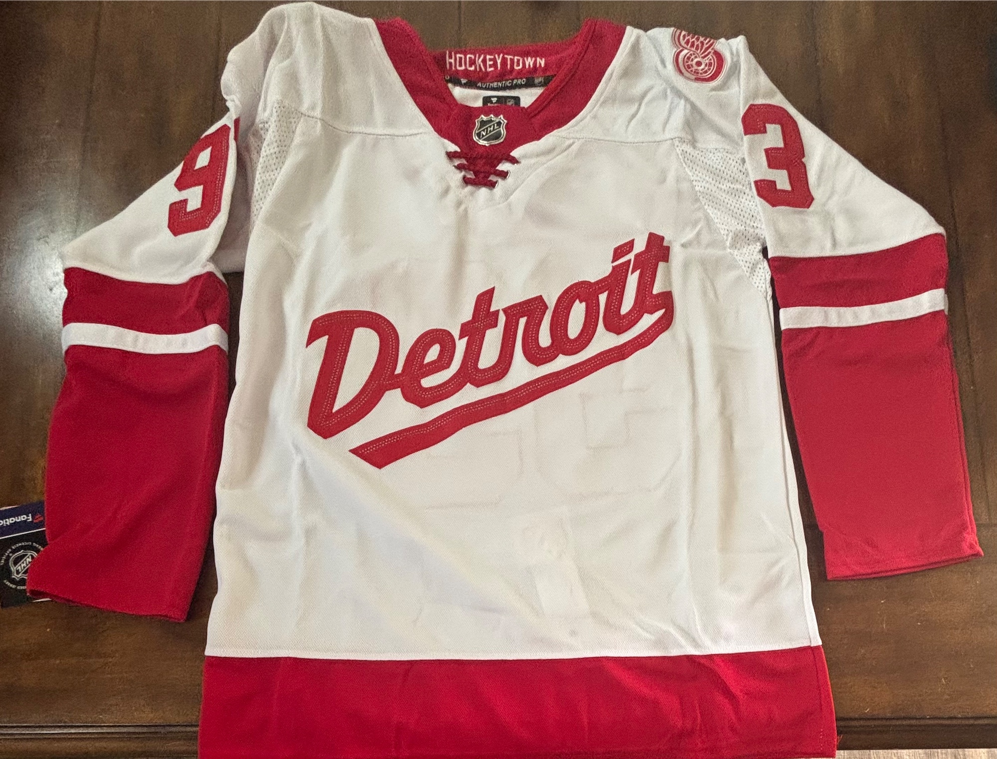Detroit Red Wings Jerseys New, Preowned, and Vintage