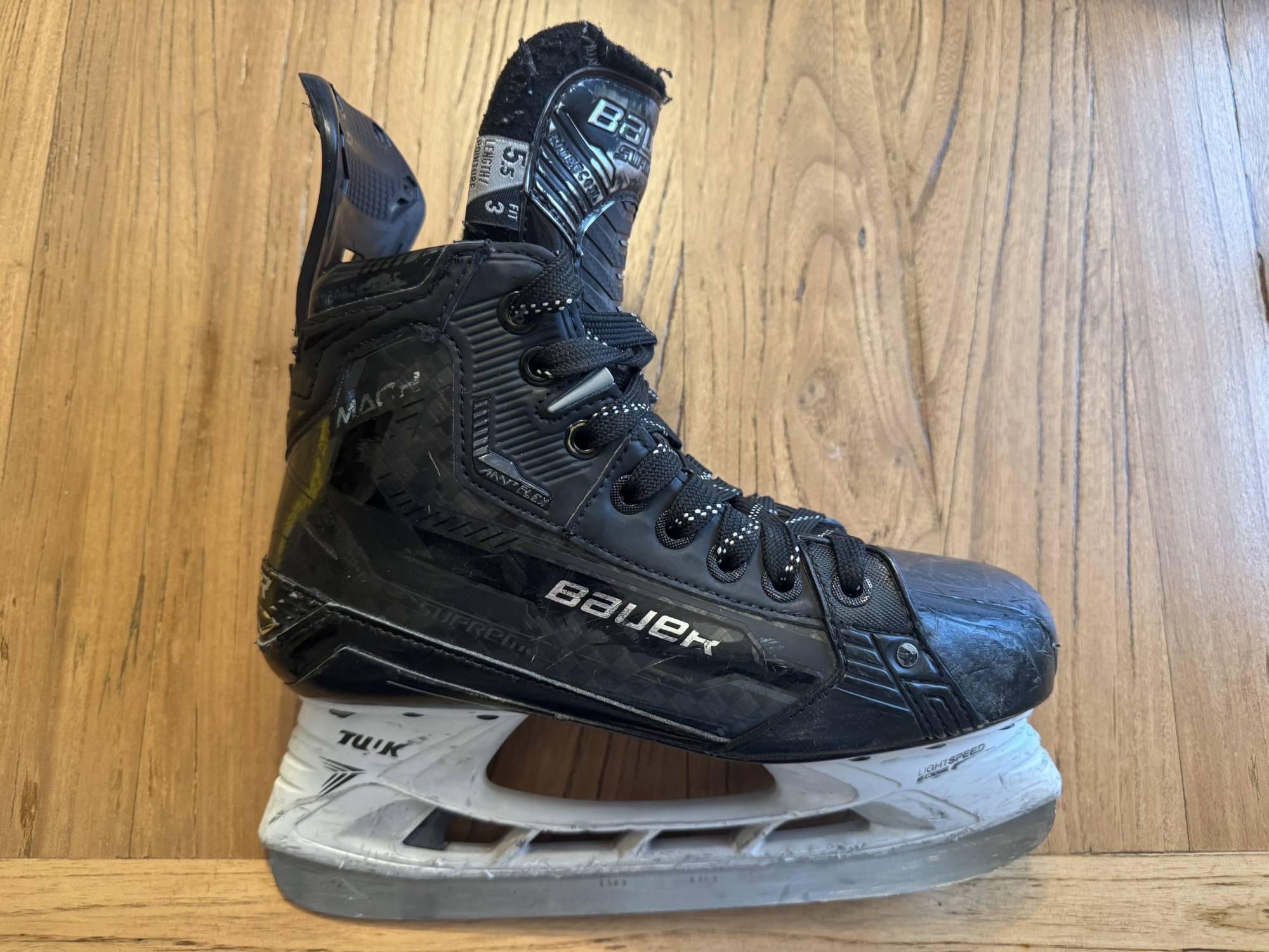 5.5 Fit 3 Wide Bauer Supreme Mach Hockey Skates (Used