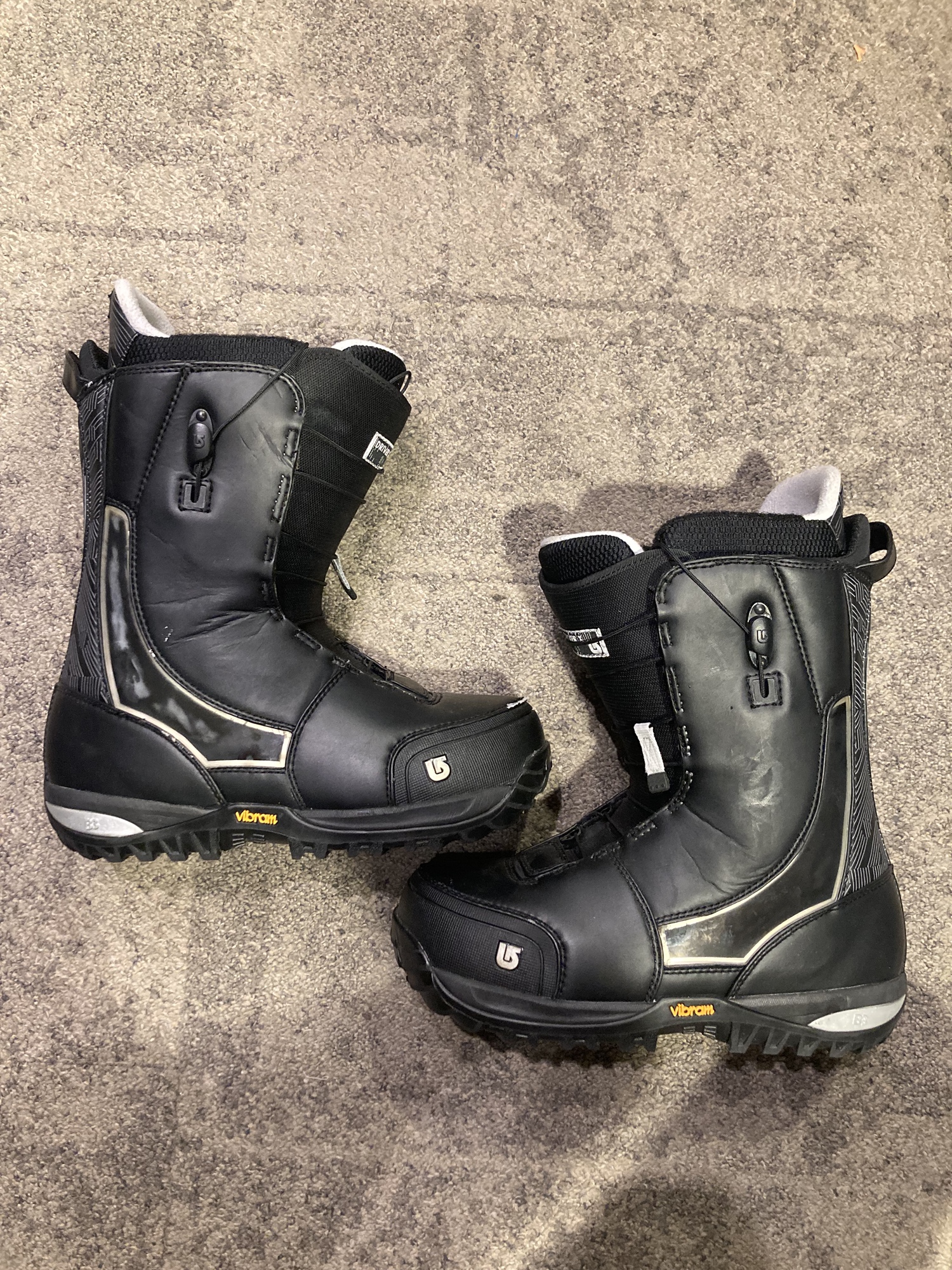 NEW! $480 Burton Ion Snowboard Boots! 8.5 Black **NO LINERS