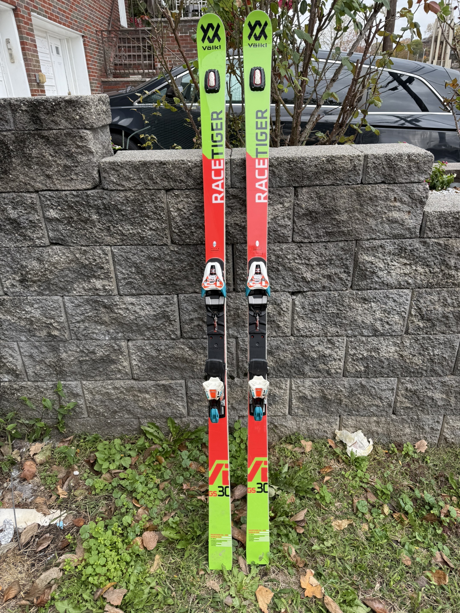 FIS Volkl 188 cm Racing Racetiger GS Skis With Bindings Max Din 12
