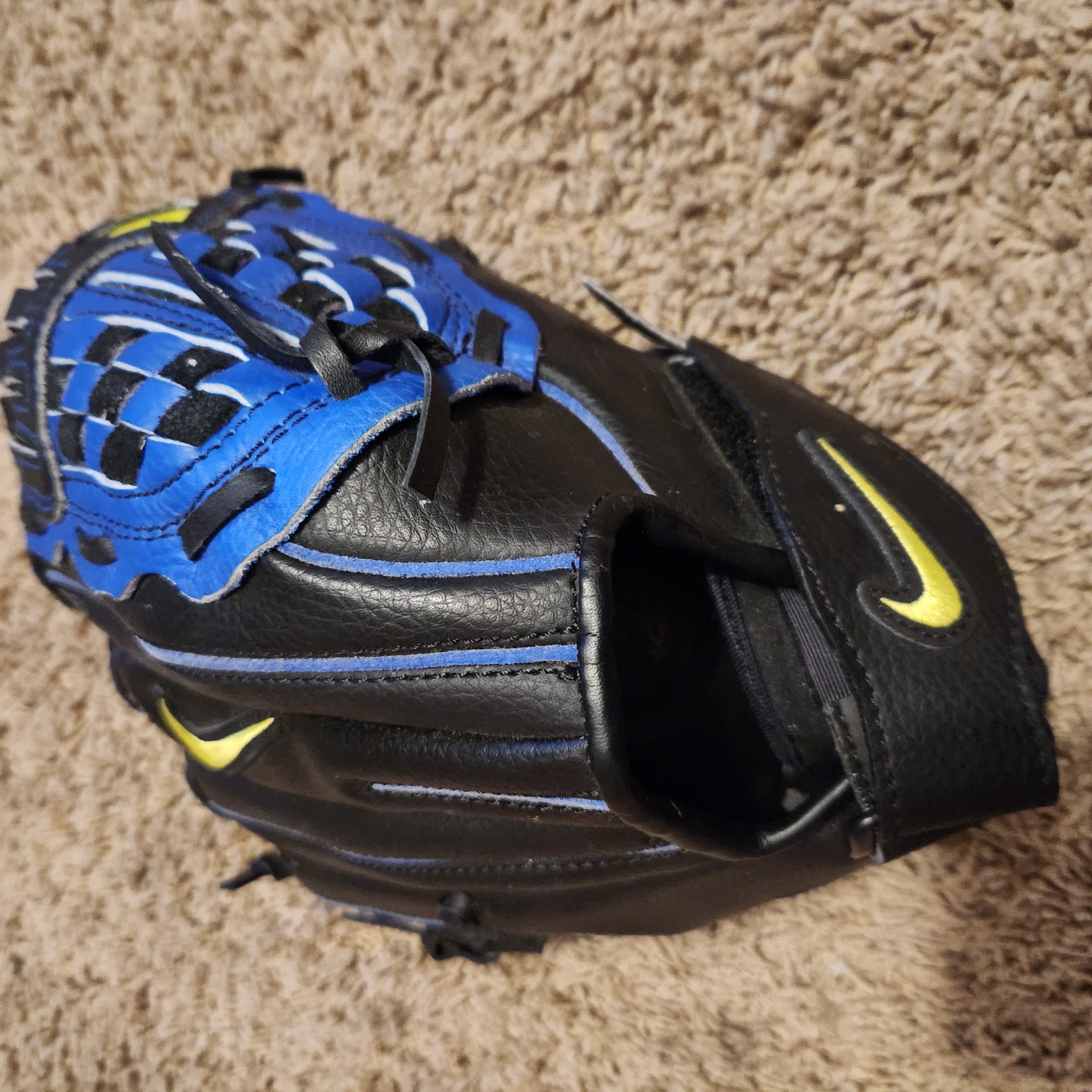 Nike Diamond Elite Baseball Gloves & Mitts | New and Used on