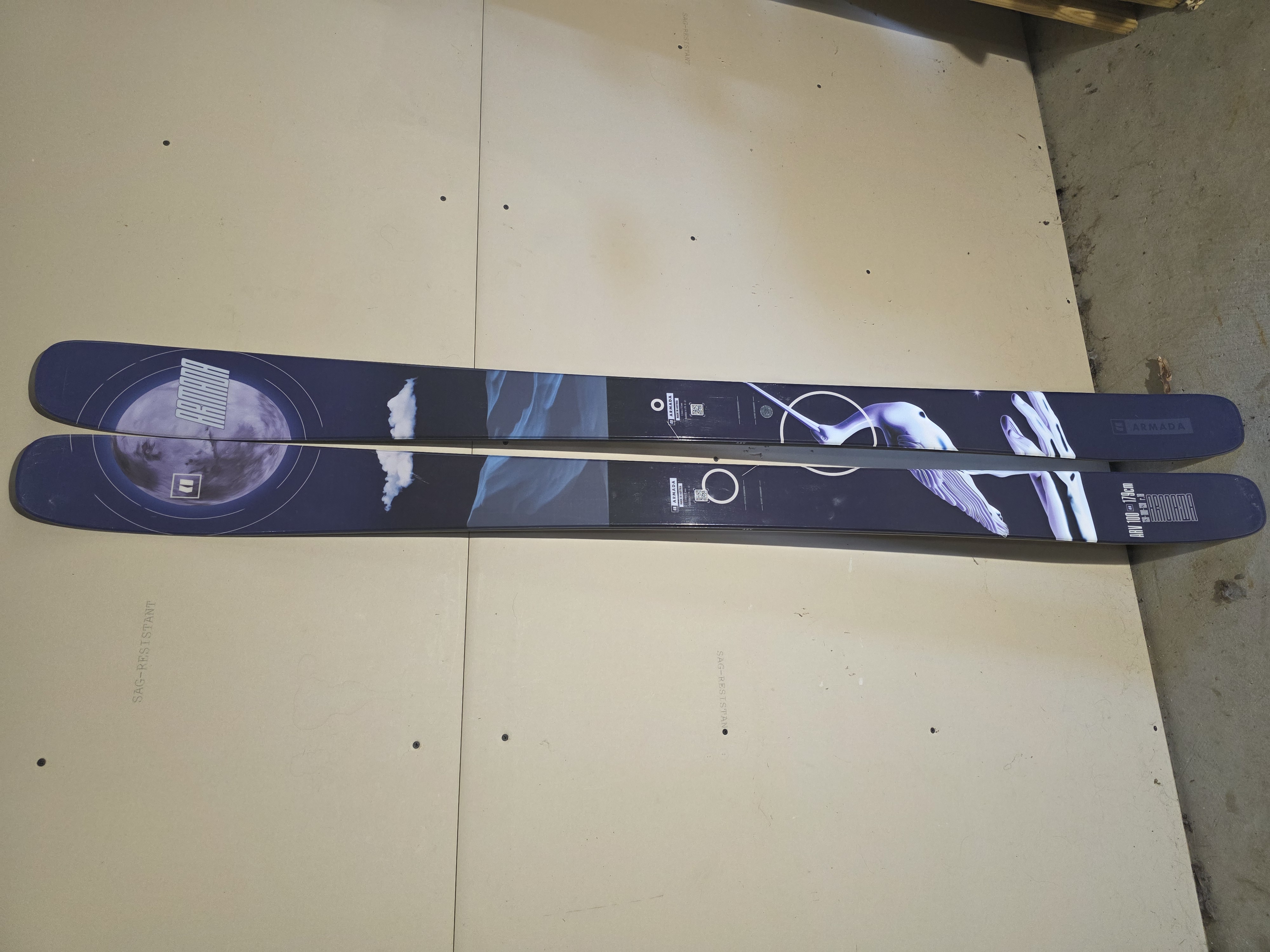 Armada JJ 2.0 Skis | Used and Closeout