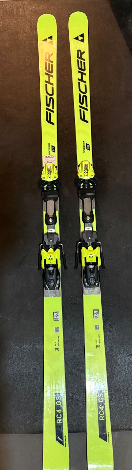 2024 Fischer RC4 World Cup GS 193 cm Racing Skis With Bindings