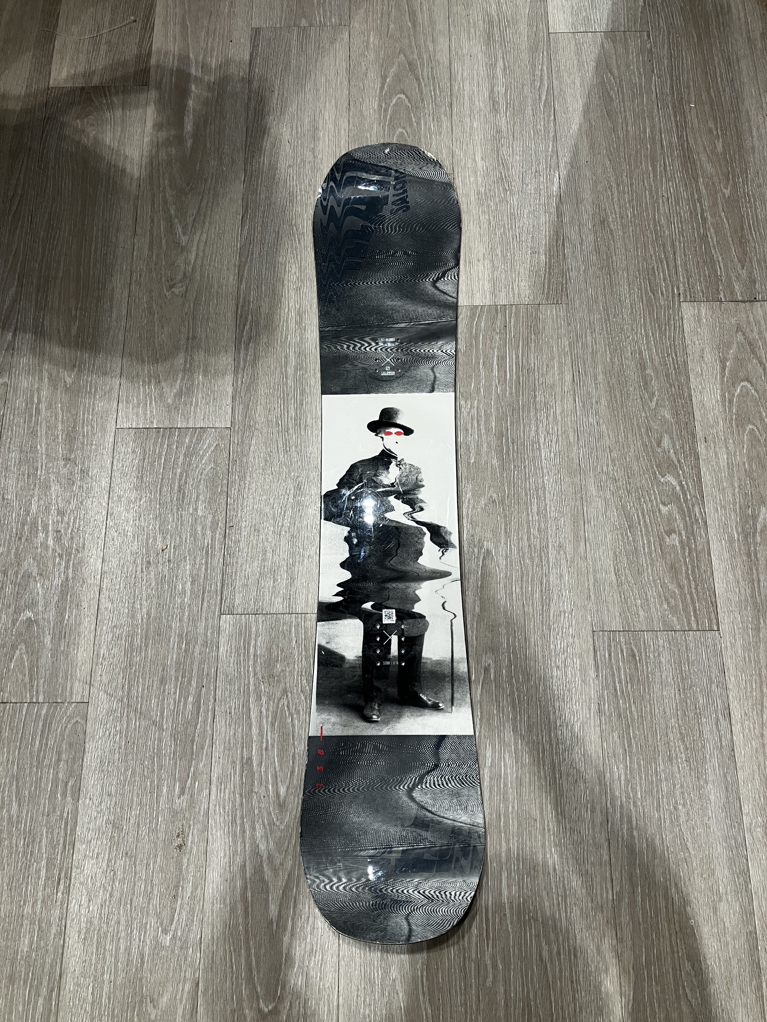 キムウジン　ポラロイド Salomon Villian Snowboard Without Bindings 138 cm | SidelineSwap