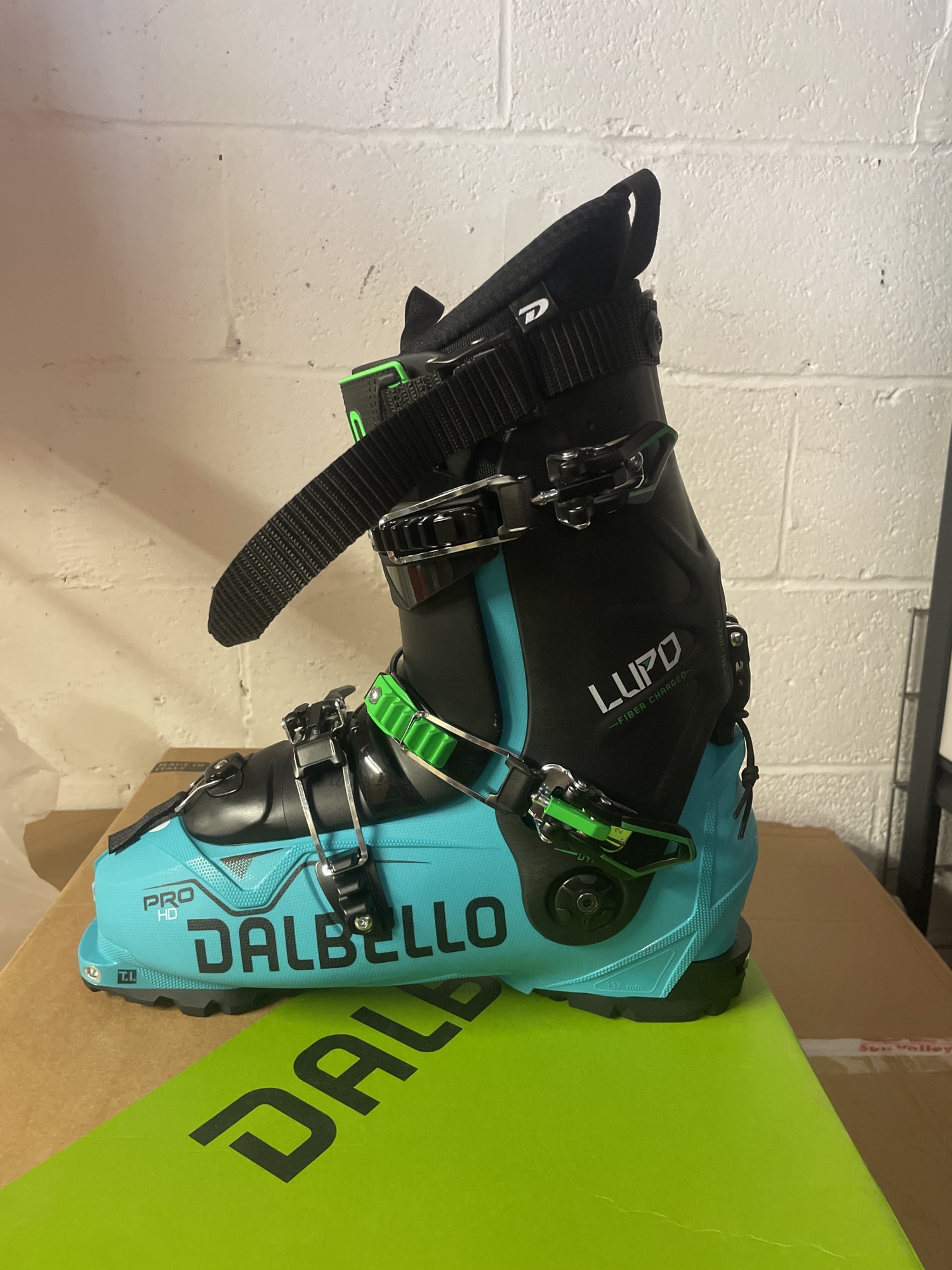 Mondo 29 & 29.5 Dalbello Lupo Pro HD UNI Ski Boots Stiff Flex (New