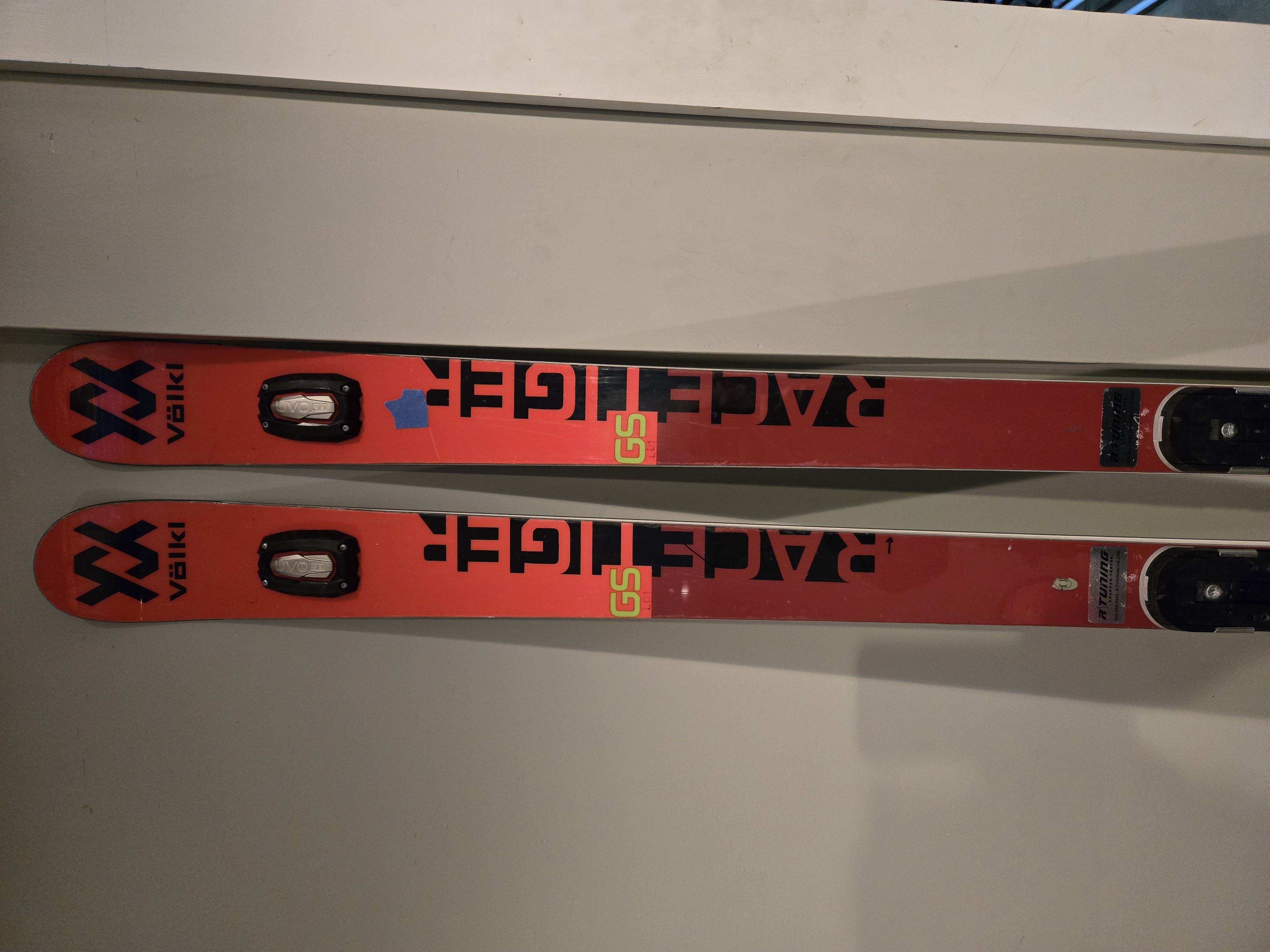 ジャンク　Volkl スキー板 RACETIGER GS 193 Racing 193 cm Volkl Racetiger GS Skis Without Bindings