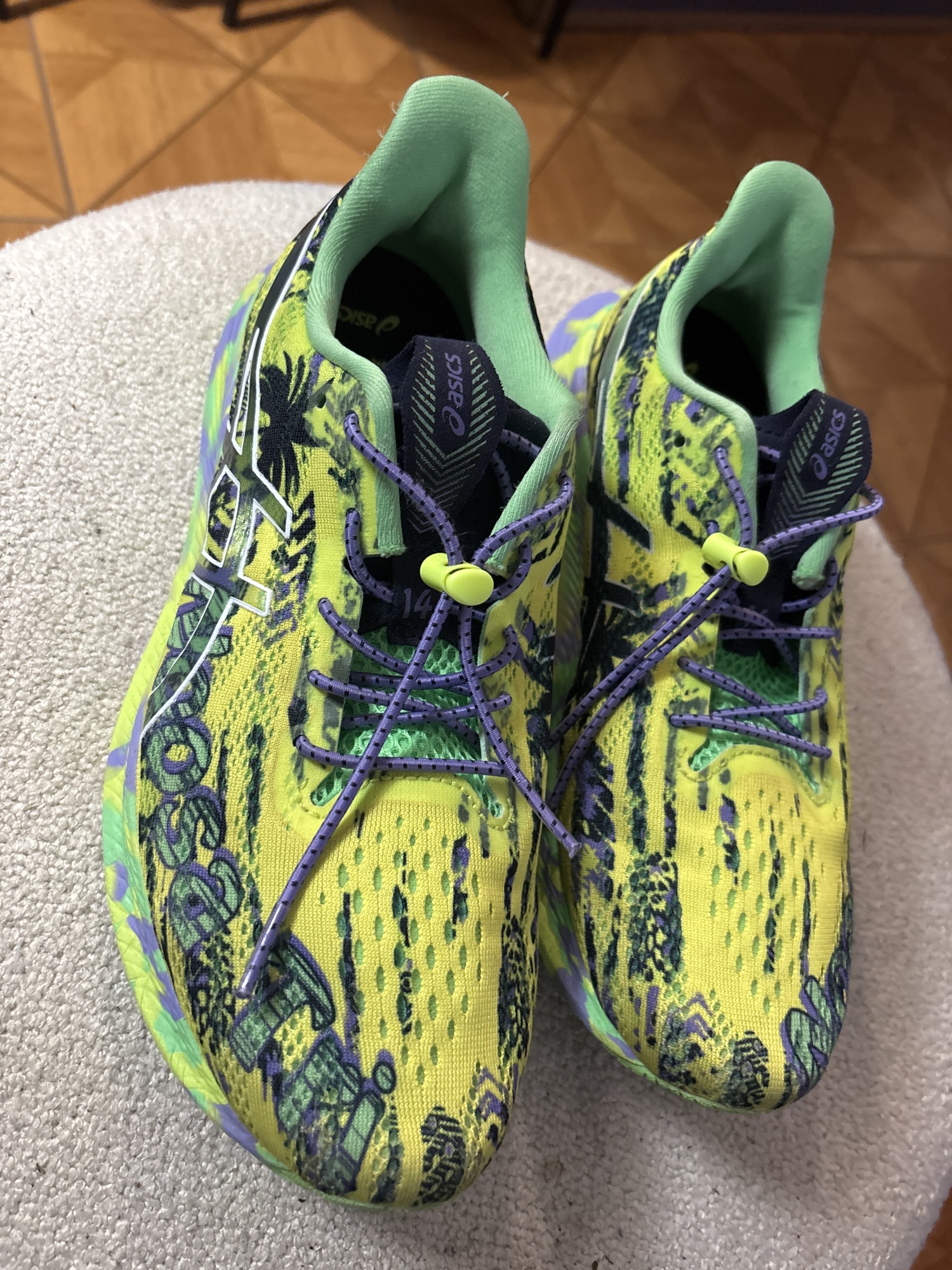 hey　ダウンサス ASICS Mens Noosa Tri 14 Hazard Green/Lake Drive