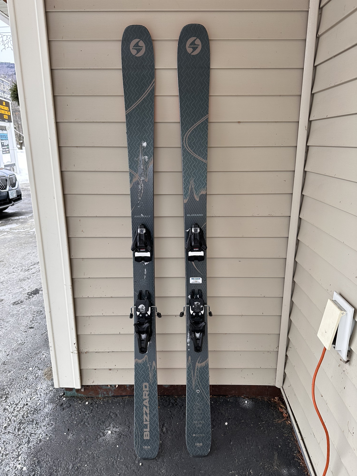 Blizzard Rustler 9 Skis 180 W/Salomon Strive 14 Bindings, NEW 2024