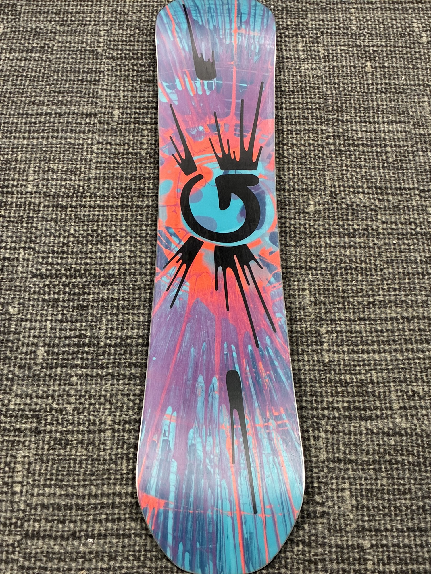 Burton Deja Vu Flying V Snowboard 141 cm (Used) | SidelineSwap